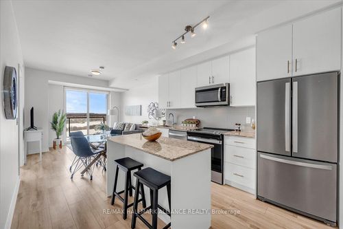 812-335 Wheat Boom Dr, Oakville, ON, L6H7X4 | Card Image