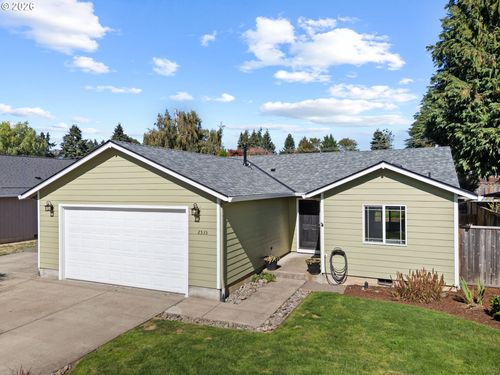 2535 12th Ave, ForestGrove, OR, 97116 | Card Image