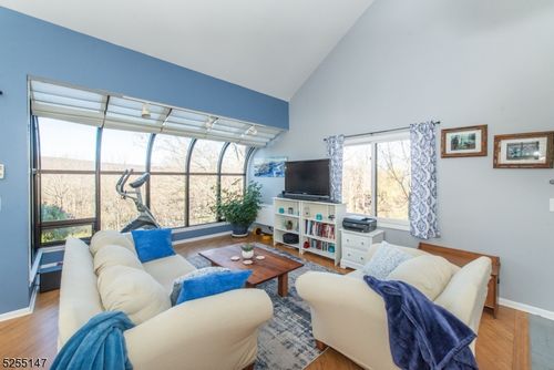 2-2 Falkenstein Dr, Vernon, NJ, 07462-2513 | Card Image