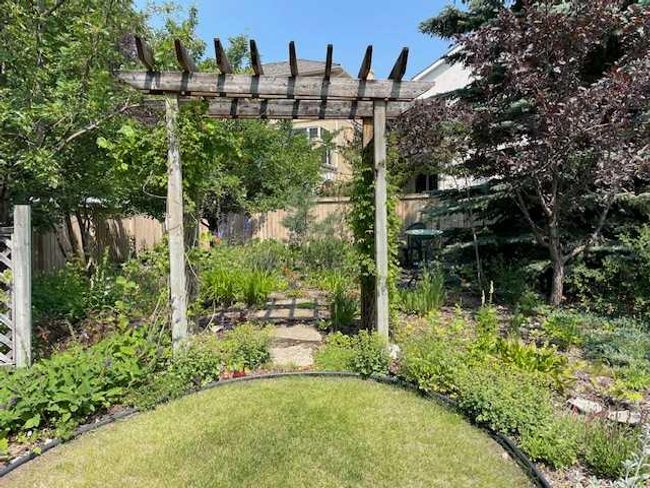 461 Sienna Heights Hill Sw, House other with 3 bedrooms, 3 bathrooms and 4 parking in Calgary AB | Image 29