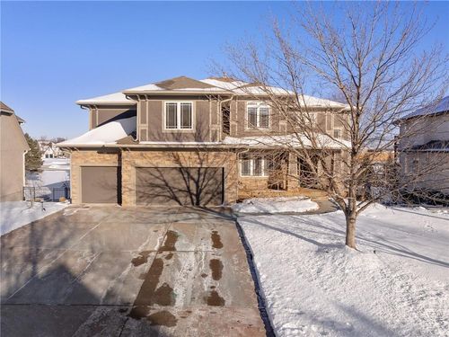 16253 S Summertree Ln, Olathe, KS, 66062-8013 | Card Image