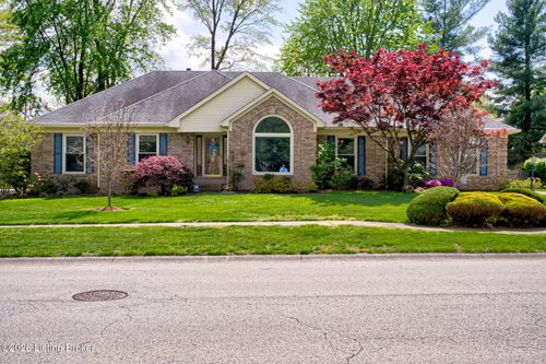 9804 Colonnades Pl, Jeffersontown, KY, 40299-6222 | Card Image
