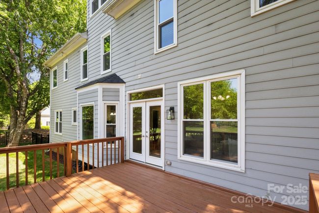 Back yard with deck | Image 34