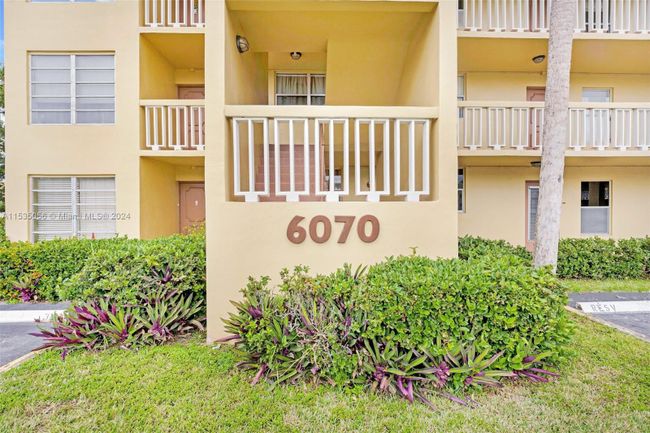 APT-302 - 6070 Nw 64 Th Ave, Condo with 2 bedrooms, 2 bathrooms and null parking in Tamarac FL | Image 37