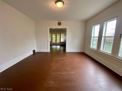 up-400 Cloverdale Avenue, Akron, OH, 44302 | Card Image