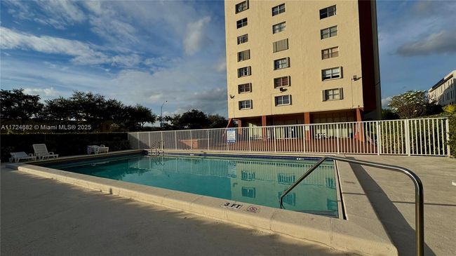 APT-403 - 4675 W 18 Th Ct, Condo with 2 bedrooms, 2 bathrooms and null parking in Hialeah FL | Image 14