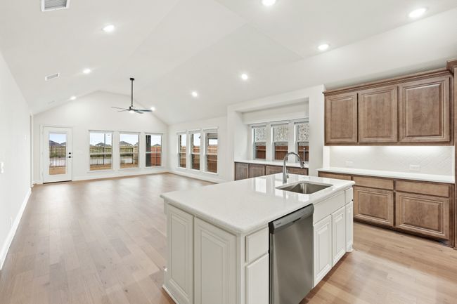 1016 Silver Sage Dr, House other with 4 bedrooms, 2 bathrooms and null parking in Justin TX | Image 9