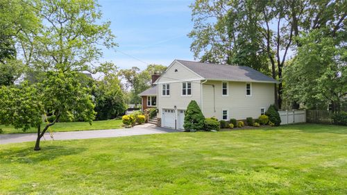 8 Elm Hill Dr, Rye Brook, NY, 10573-1933 | Card Image