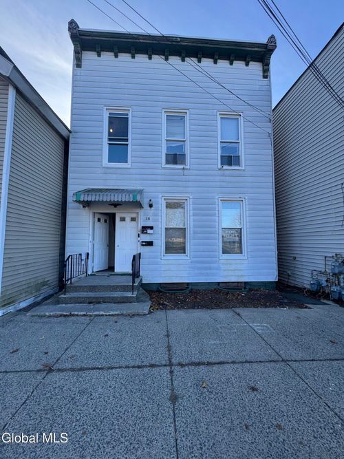 18 Devlin St, Cohoes, NY, 12047-1719 | Card Image