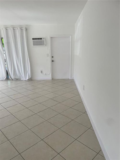 1-11945 Ne 19th Dr, North Miami, FL, 33181-2826 | Card Image