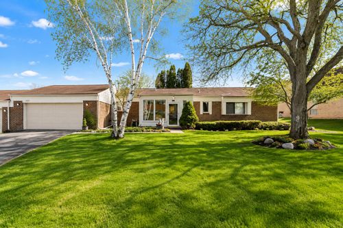 5327 Fairway Ct, West Bloomfield, MI, 48323-3422 | Card Image