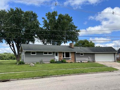 549 Waterloo Street, House other with 3 bedrooms, 3 bathrooms and null parking in Columbus WI | Image 2