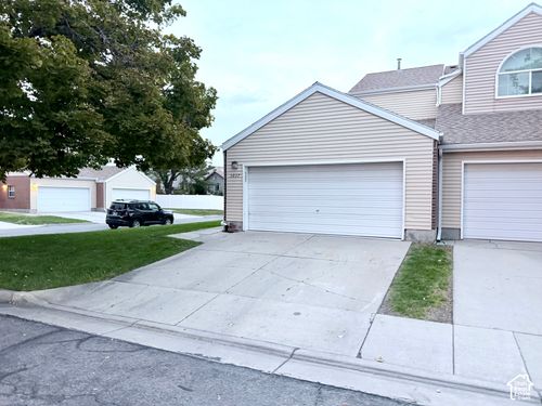 5037 S Scarsdale Ct, Taylorsville, UT, 84129-1516 | Card Image
