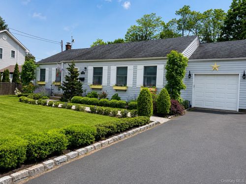 241 Riverside Dr, Riverhead, NY, 11901-2452 | Card Image