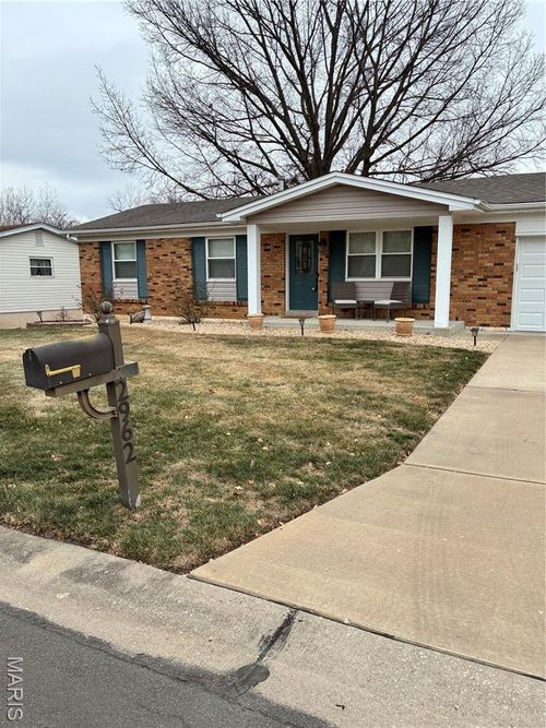 2962 Brooklands Way, Saint Charles, MO, 63303-6054 | Card Image