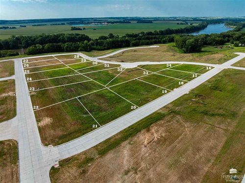 2001 Arbor Ln, Wamego, KS, 66547 | Card Image