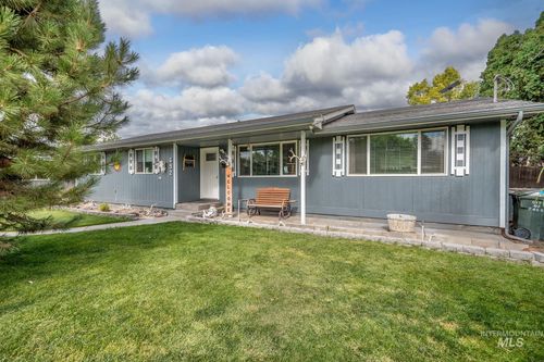 692 15th St, Vale, OR, 97918-9621 | Card Image