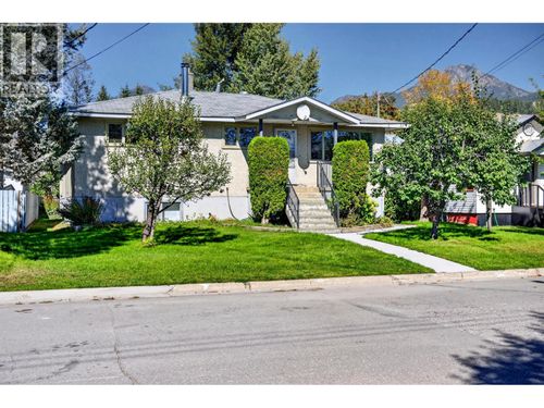 917 10th Street S, Golden, BC, V0A1H0 | Card Image