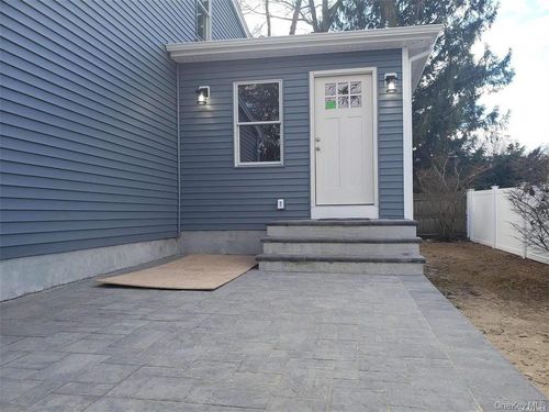 134 Ralph Ave, Babylon, NY, 11702-1625 | Card Image