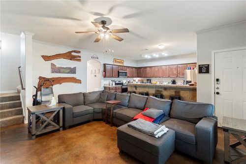 4313 Commando Trl, College Station, TX, 77845-4397 | Card Image