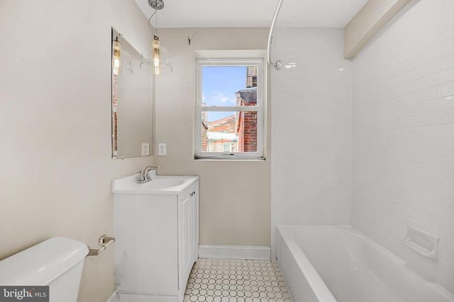 1717 Bank St, Townhouse with 3 bedrooms, 4 bathrooms and null parking in BALTIMORE MD | Image 18