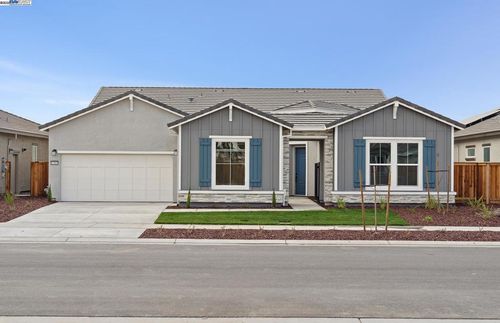 17685 Brightwood Ave, Lathrop, CA, 95330-7204 | Card Image