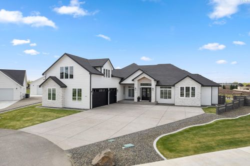 luxury-contemporary-farmh-6927 Lamb Ct, Pasco, WA, 99301 | Card Image