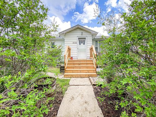 5134 49 Street, Home with 4 bedrooms, 2 bathrooms and 4 parking in Olds AB | Card Image