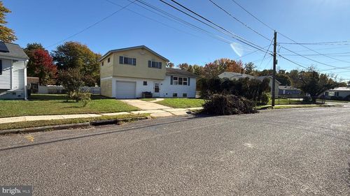 24 Vista Rd, Hamilton, NJ, 08690-2314 | Card Image