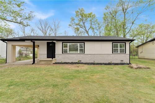 9 W Montgomery St, Fayetteville, AR, 72701-7927 | Card Image