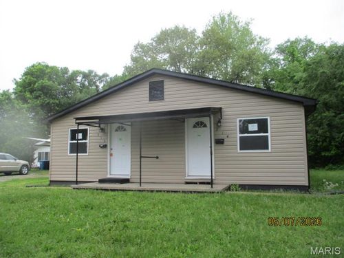 212 Clara St, Swansea, IL, 62226-3940 | Card Image