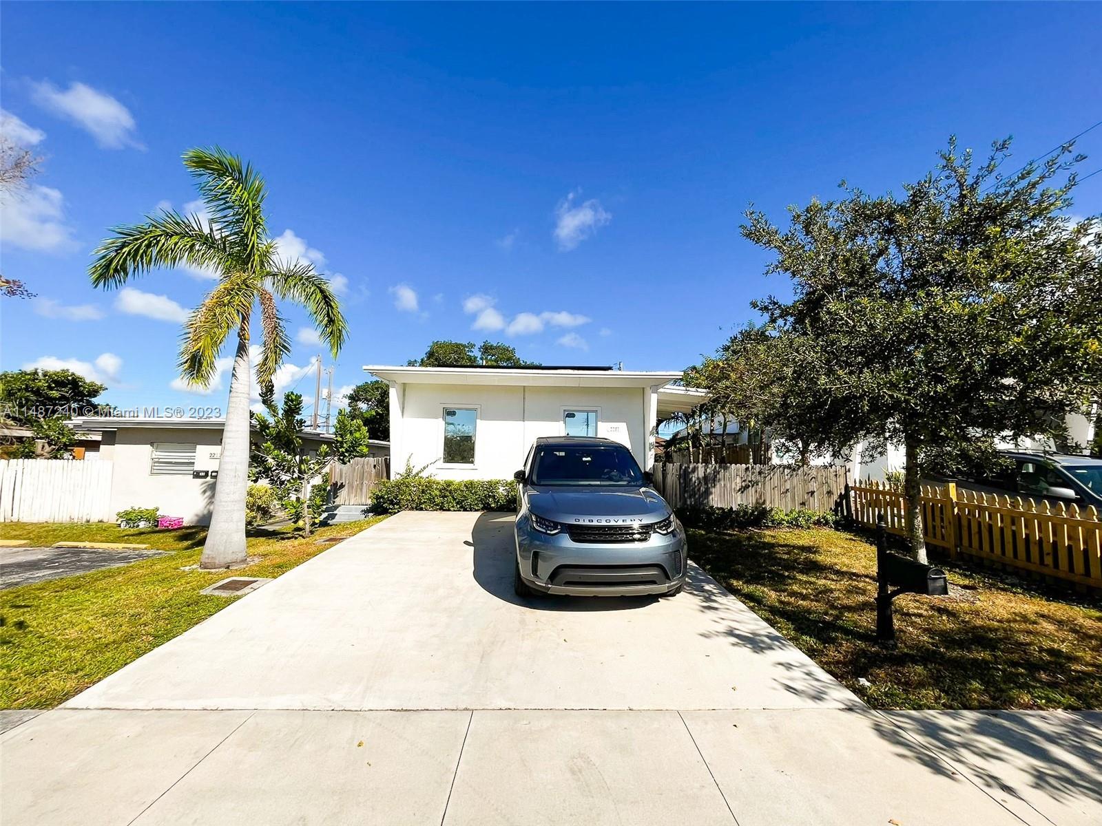 Charleston St, Hollywood, FL 33020