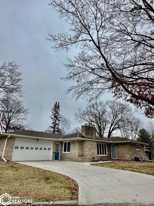 1 Cascade Ter, Burlington, IA, 52601-6517 | Card Image