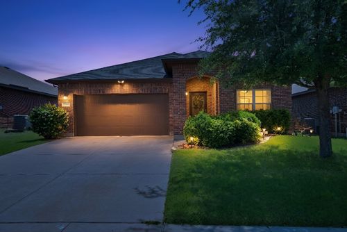 7064 Seton Hall Dr, Fort Worth, TX, 76120-2332 | Card Image