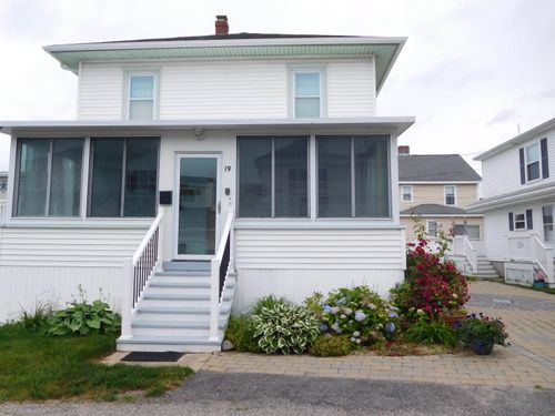 19 Cutler Ave, Hampton, NH, 03842-2712 | Card Image