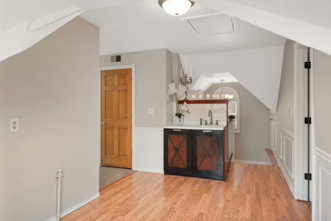 Finished Attic Space | Image 13
