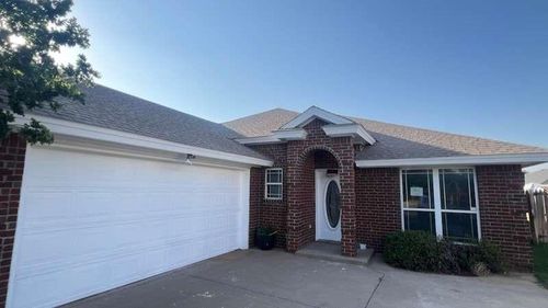 614 N 7th St, Wolfforth, TX, 79382-3236 | Card Image