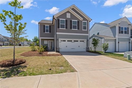 146 Centerpiece Dr, High Point, NC, 27265-1161 | Card Image