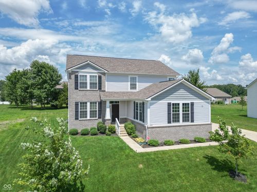 7042 Pinnacle Dr, Columbus, IN, 47201-5747 | Card Image