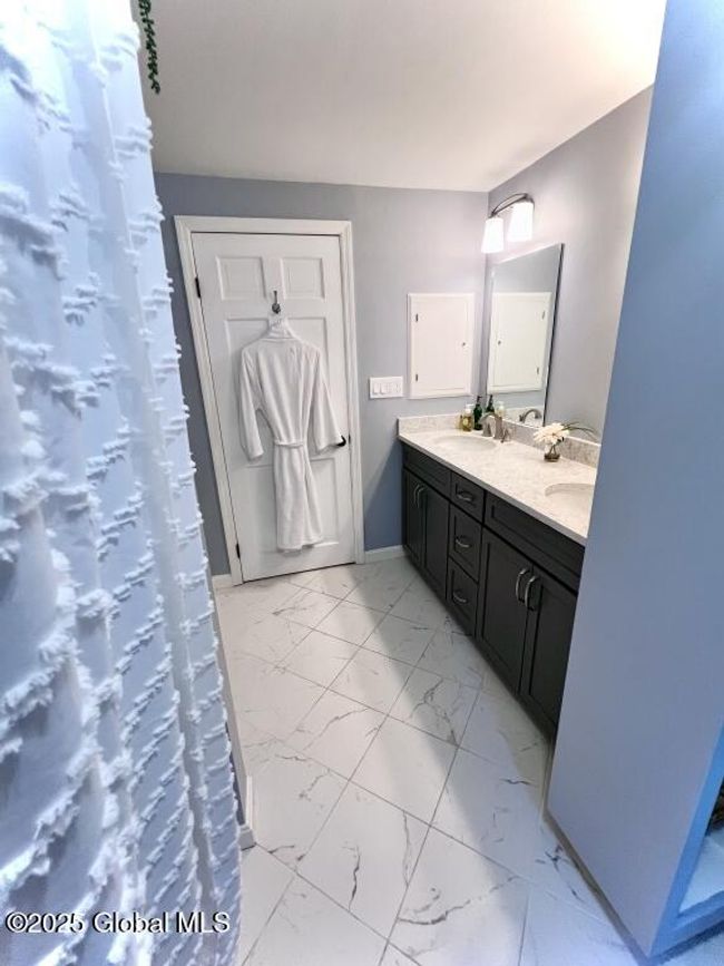 23 Grandview Terrace, House other with 5 bedrooms, 3 bathrooms and 20 parking in Out-of State VT | Image 20