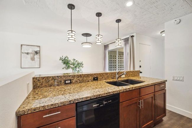 Kitchen | Image 7