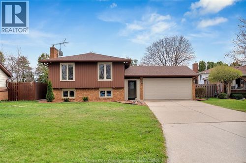 10162 Aspen Lane, Windsor, ON, N8R2B8 | Card Image