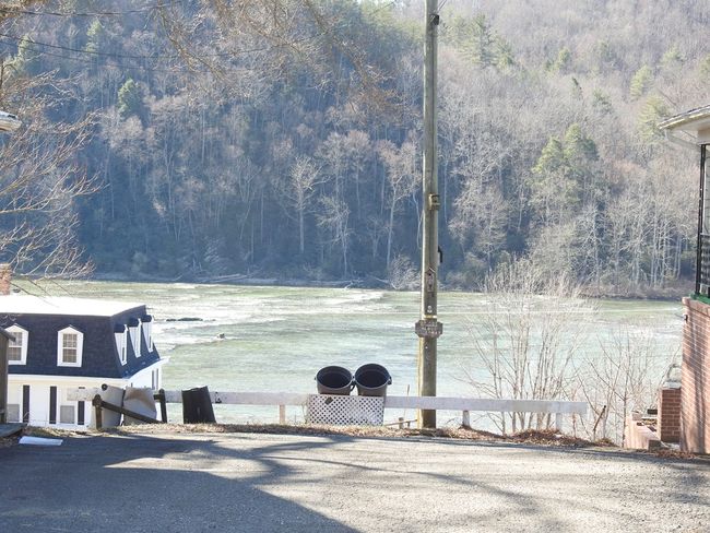 106 S Boss Row, House other with 3 bedrooms, 2 bathrooms and null parking in Fries VA | Image 34