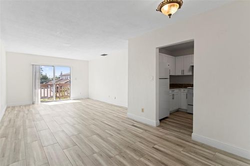 8-493 Nw 43rd St, Oakland Park, FL, 33309-4784 | Card Image