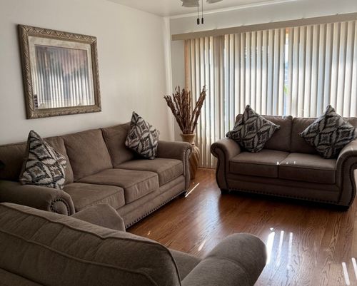 7513 S Saint Louis Ave, Chicago, IL, 60652-1417 | Card Image