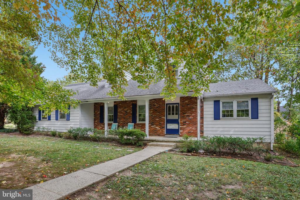 Residential in LAWRENCEVILLE