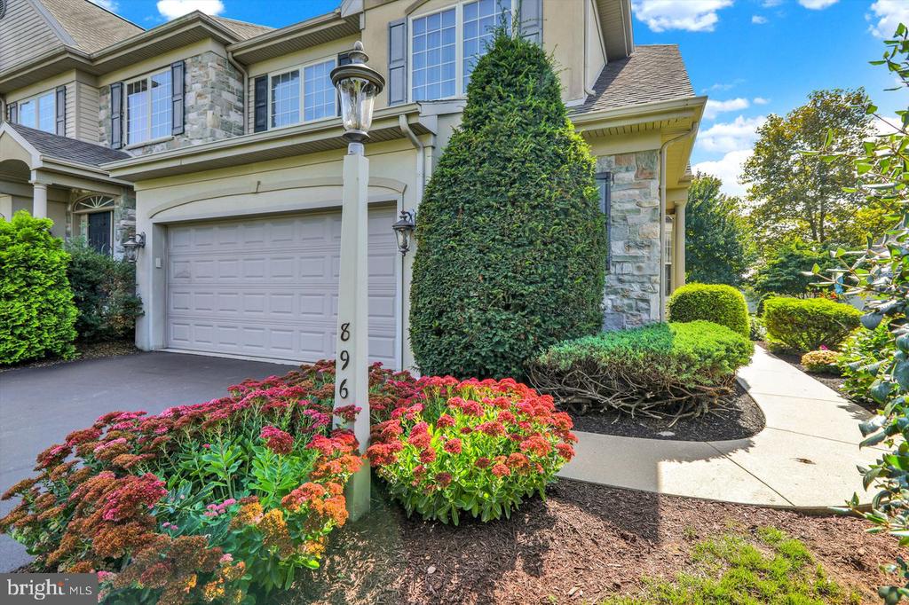 Walnut St, Columbia, PA 17512