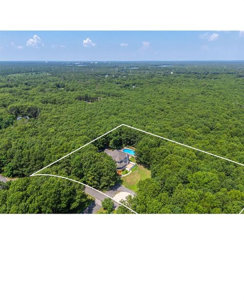 15 Douglas Ln, Manorville, NY, 11949-2060 | Card Image