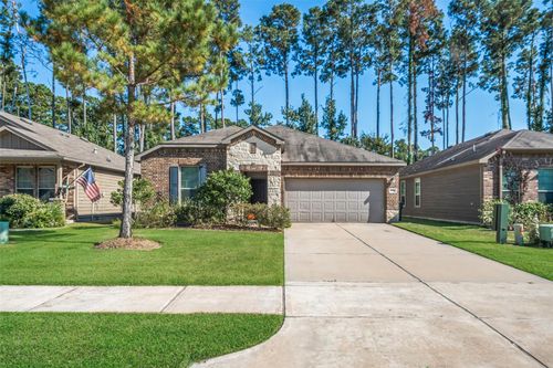 2055 Lost Timbers Dr, Conroe, TX, 77304-3221 | Card Image