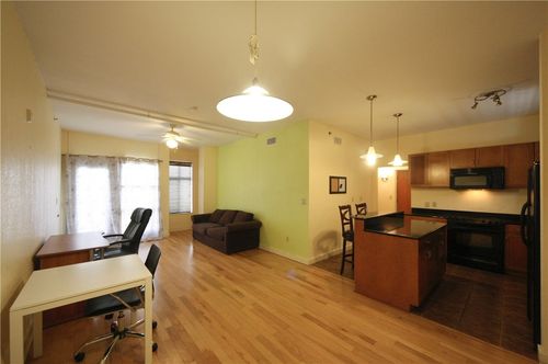 apt-610-711 W 26th St, Austin, TX, 78705-4479 | Card Image